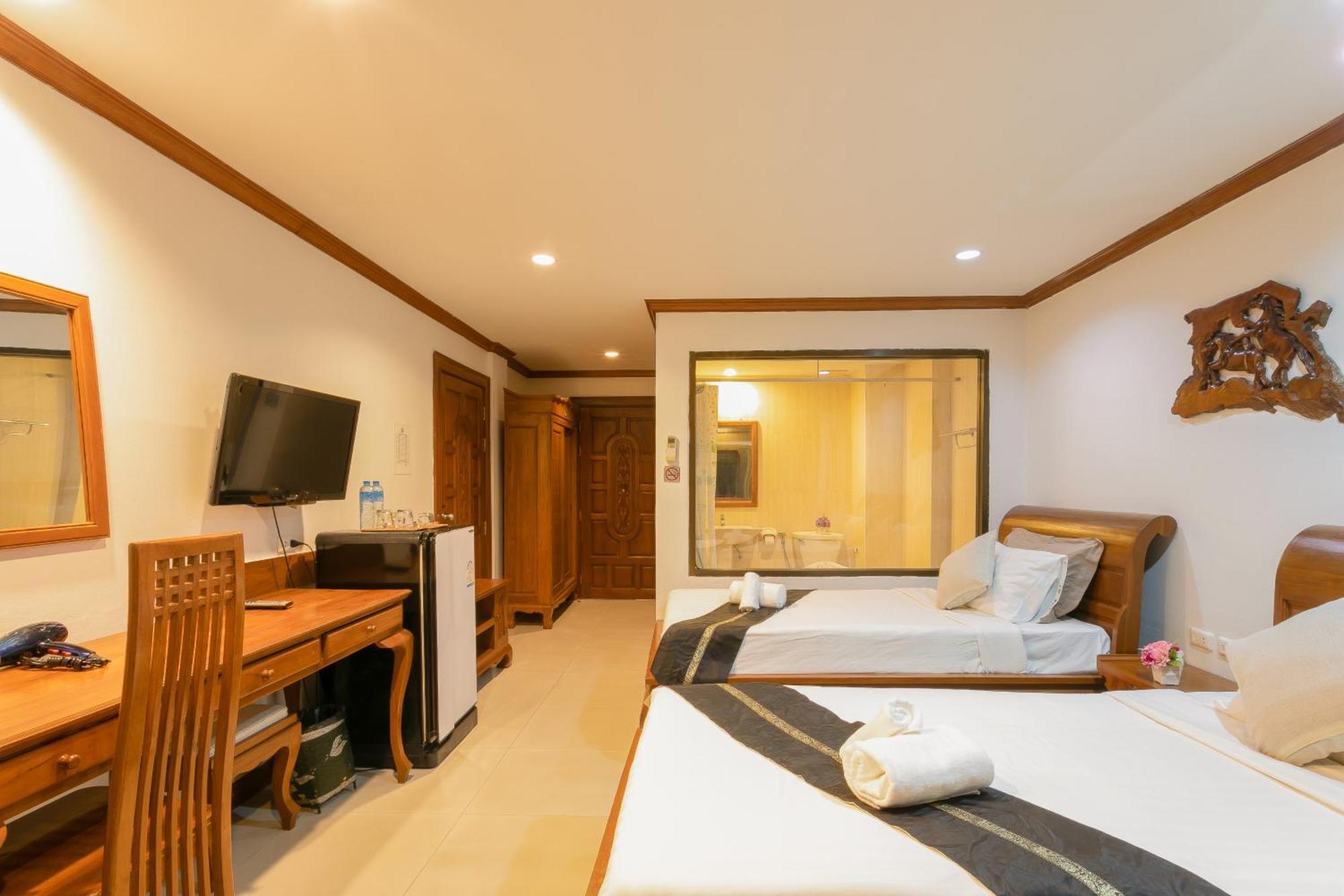 Best Venue Hotel Patong Exterior photo