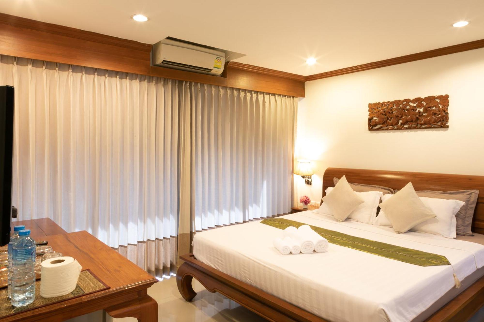 Best Venue Hotel Patong Exterior photo