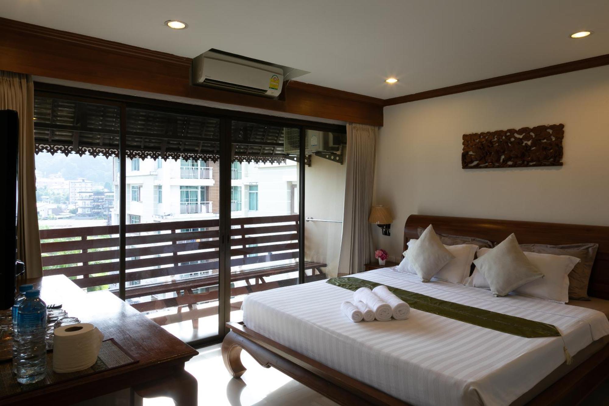 Best Venue Hotel Patong Exterior photo